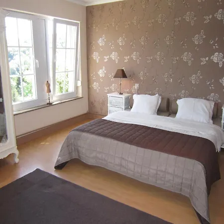 Charming House With View Of The Castle Semesterbostad