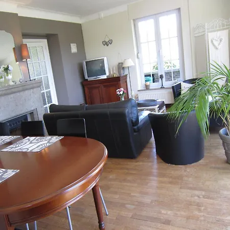 펜션 Charming House With View Of The Castle