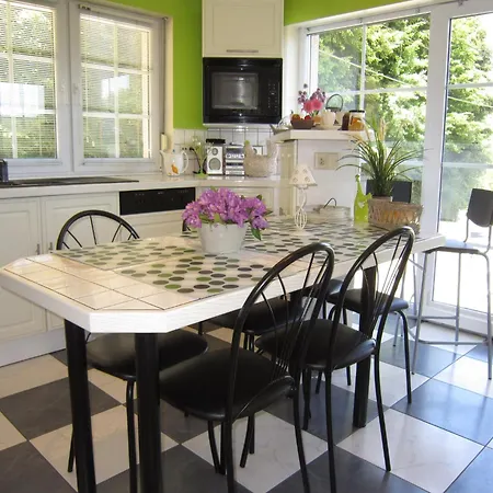 Charming House With View Of The Castle 펜션 *