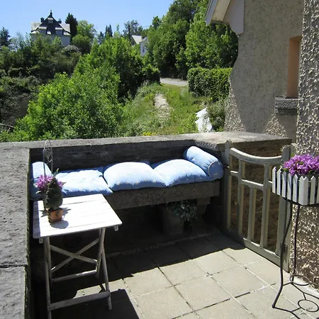 펜션 Charming House With View Of The Castle 부용