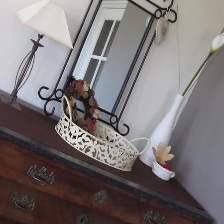 Charming House With View Of The Castle Semesterbostad
