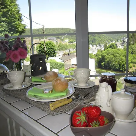 Charming House With View Of The Castle Semesterbostad